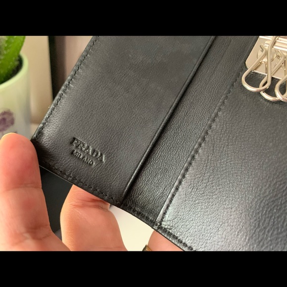 *** Vintage Prada 6 key holder *** - Picture 6 of 9